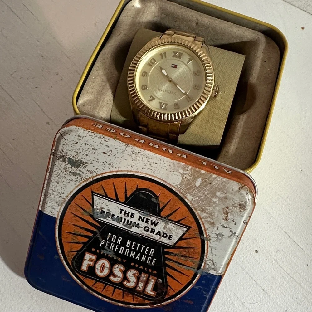 Vintage Tommy Hilfiger gold watch Fossil tin box